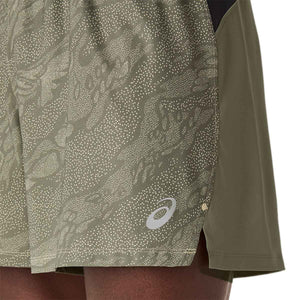 Asics Fujitrail All Over Print 5In Short Men Man Mantle Green מכנסי ריצה קצרות לגברים