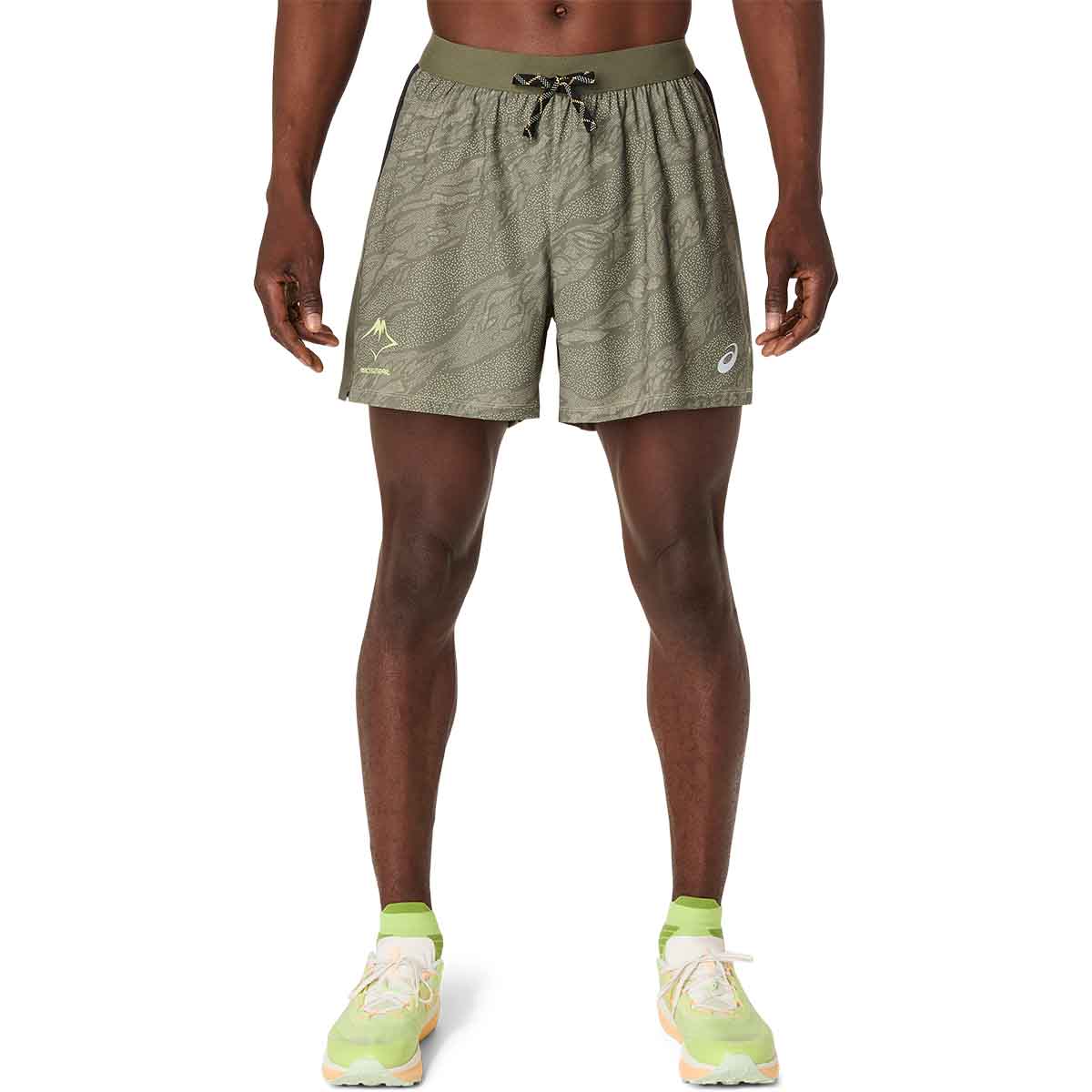 Asics Fujitrail All Over Print 5In Short Men Man Mantle Green מכנסי ריצה קצרות לגברים
