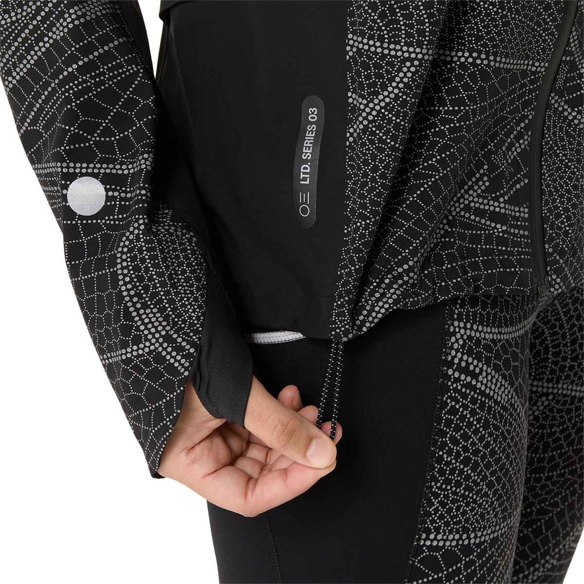 Asics Limited Series Lite-Show Jacket Woman Performance Black ג'קט ריצה לנשים