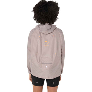 Asics Fujitrail Packable Windbreaker Woman Rainstorm Grey מעיל ריצה מתקפל לנשים