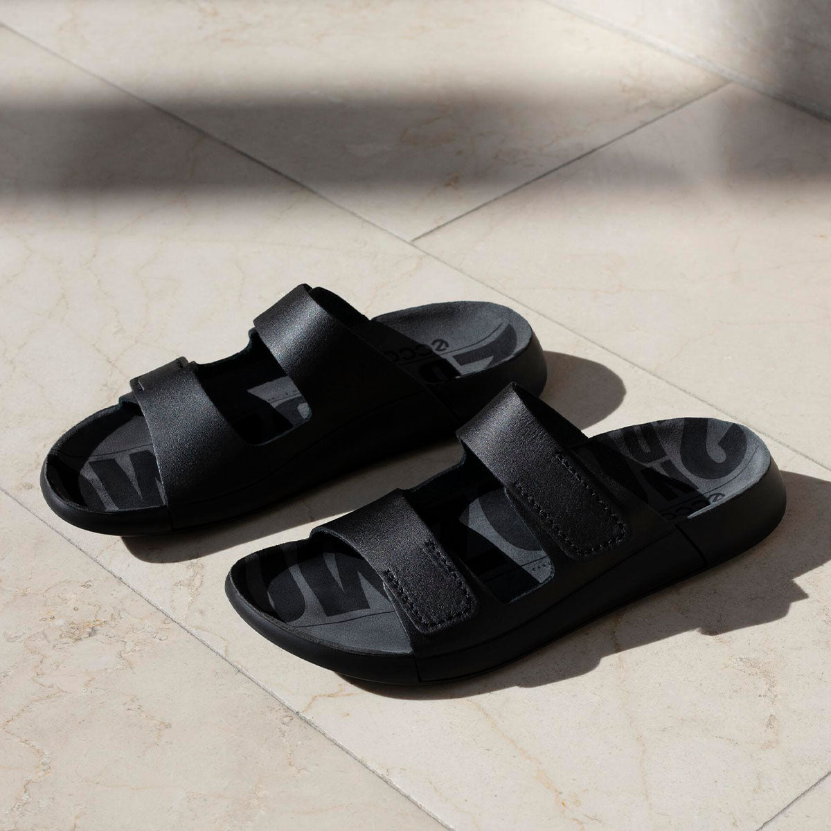 Ecco 2Nd Cozmo Black אקו כפכפי נשים