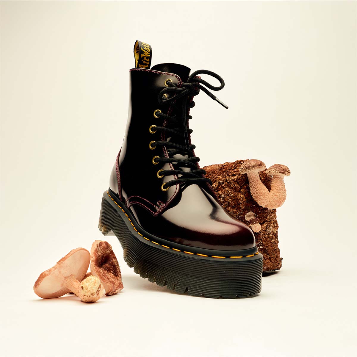 Dr. Martens Jadon Cherry Red Arcadia נעלי ד"ר מרטינס גיידון אדום