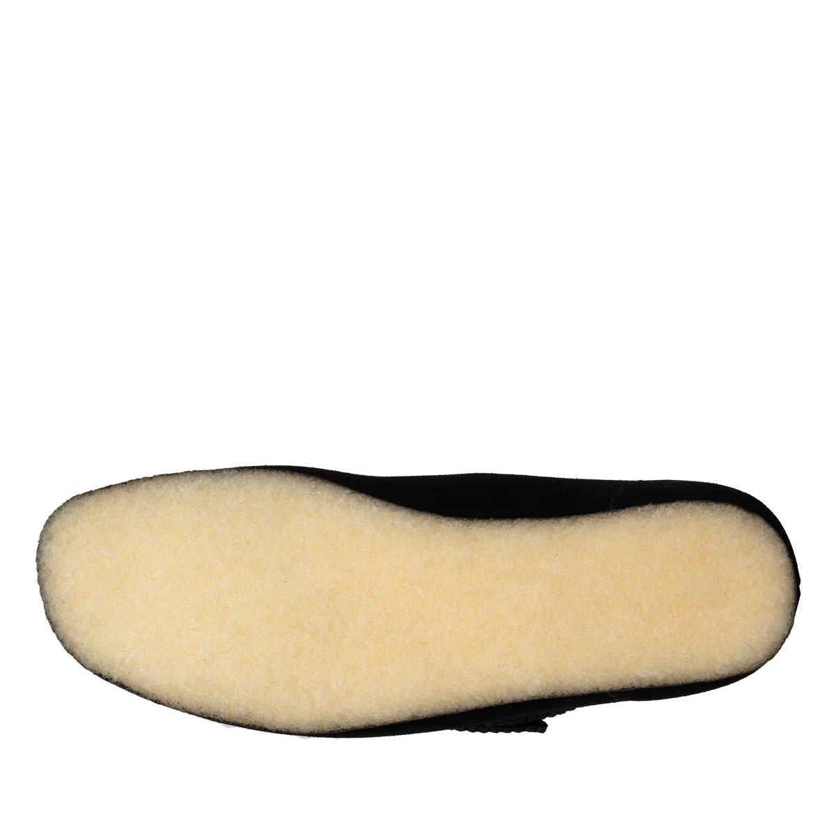 Clarks Wallabee Boot. Black Women מגפי נשים קלארקס