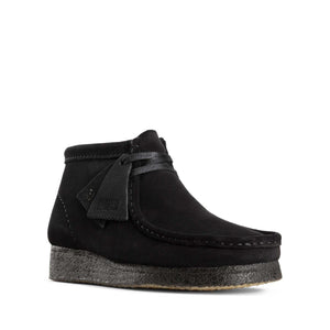 Clarks Wallabee Boot. Black Women מגפי נשים קלארקס