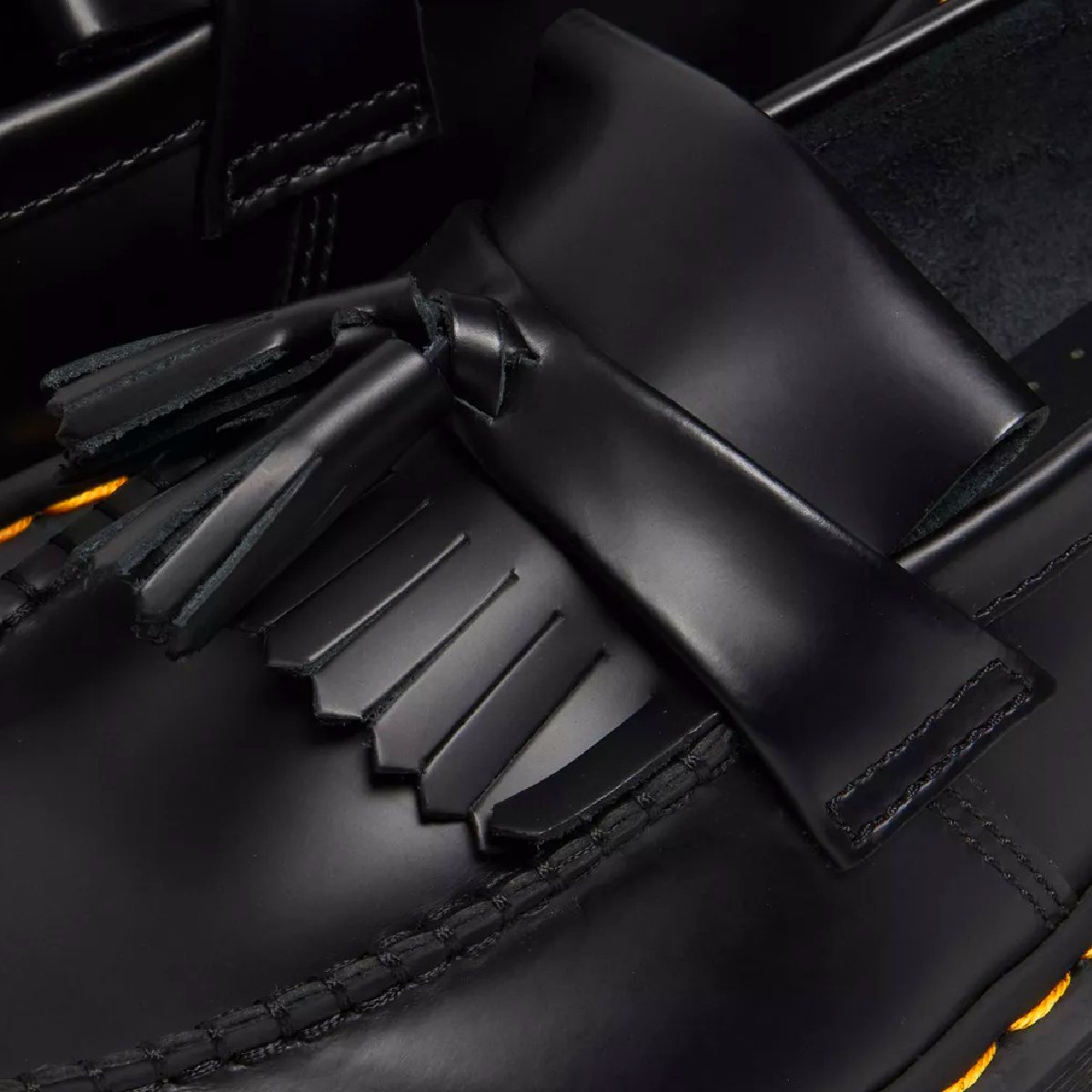 נעלי ד"ר מרטינס אדריאן שחור Dr. Martens Adrian Quad Black