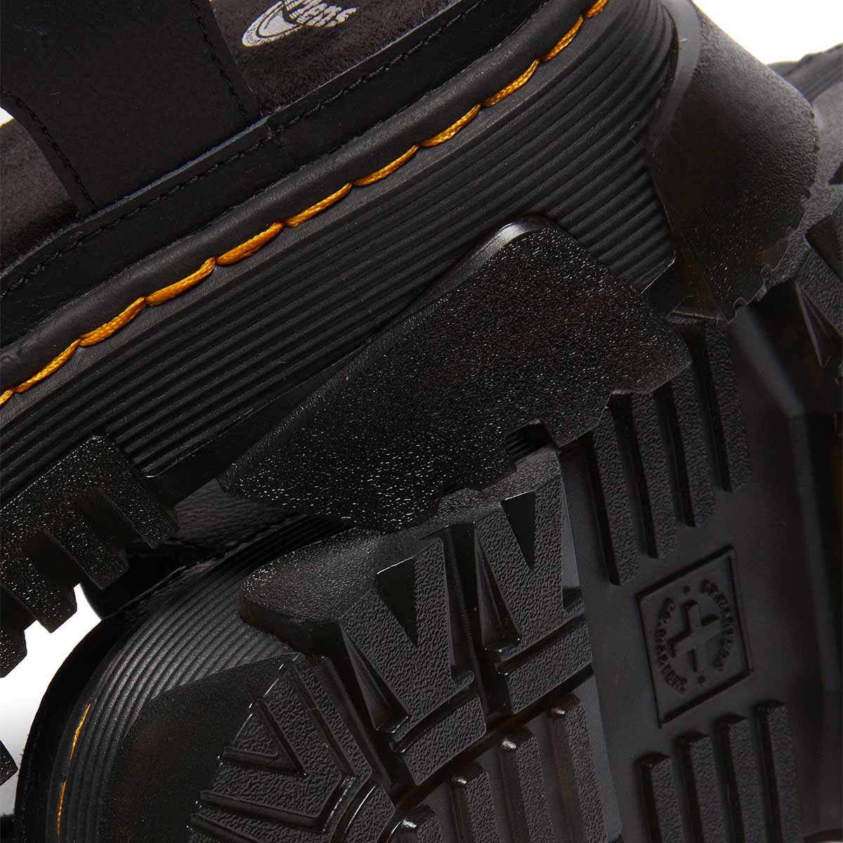 Dr. Martens Mattison 3S Sandal Black סנדלי ד"ר מרטינס לנשים