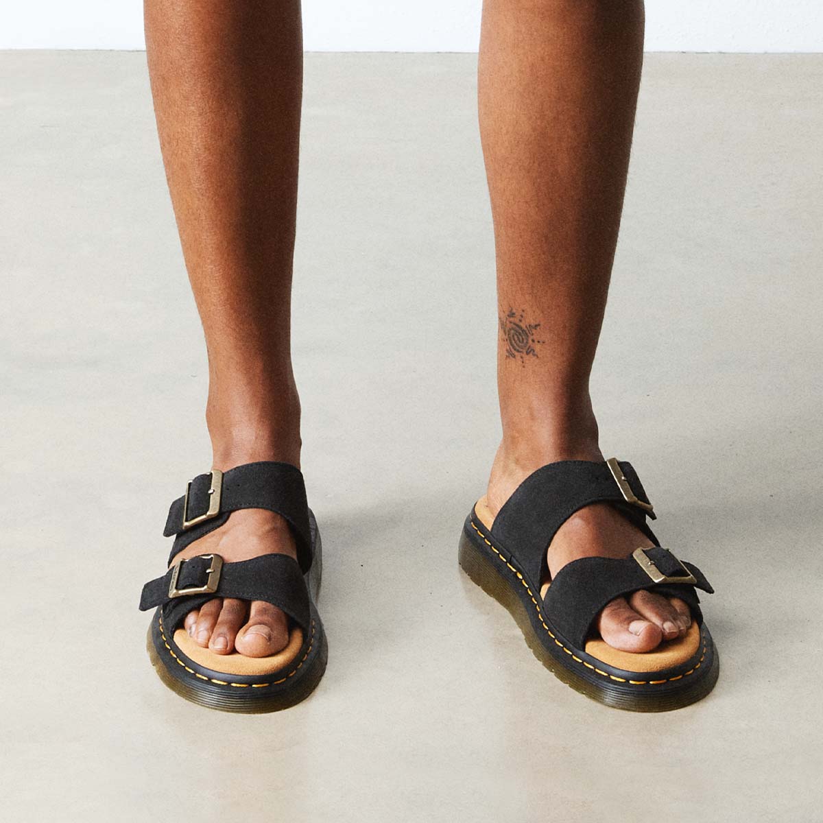 Dr. Martens Josef Slide Black כפכפי ד"ר מרטינס ג'וזף יוניסקס