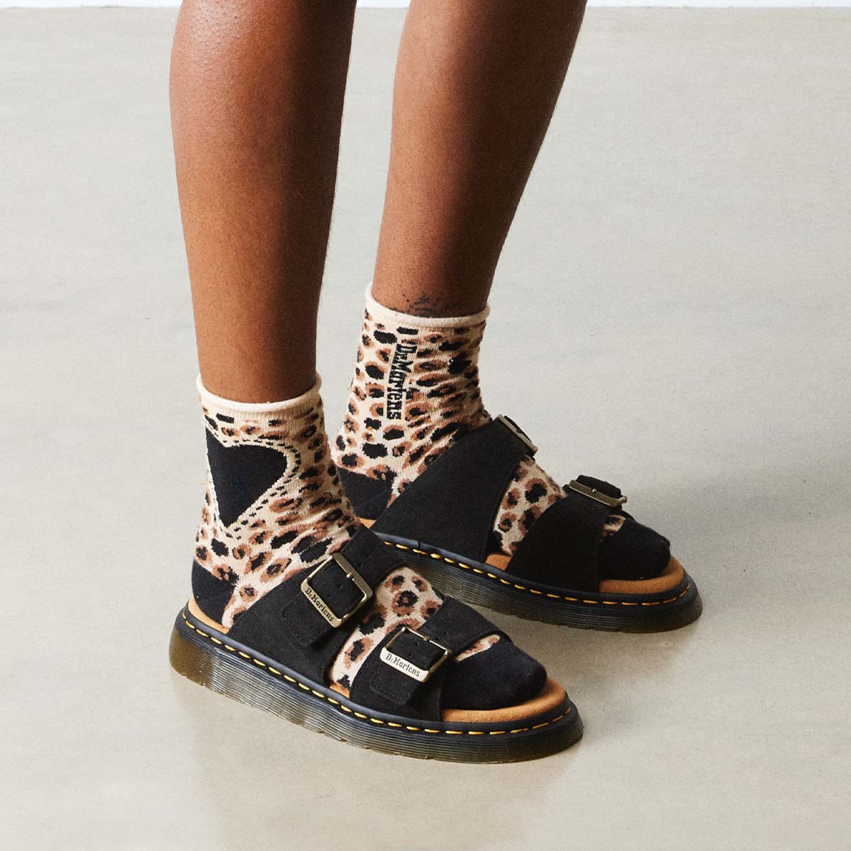 Dr. Martens Josef Slide Black כפכפי ד"ר מרטינס ג'וזף יוניסקס