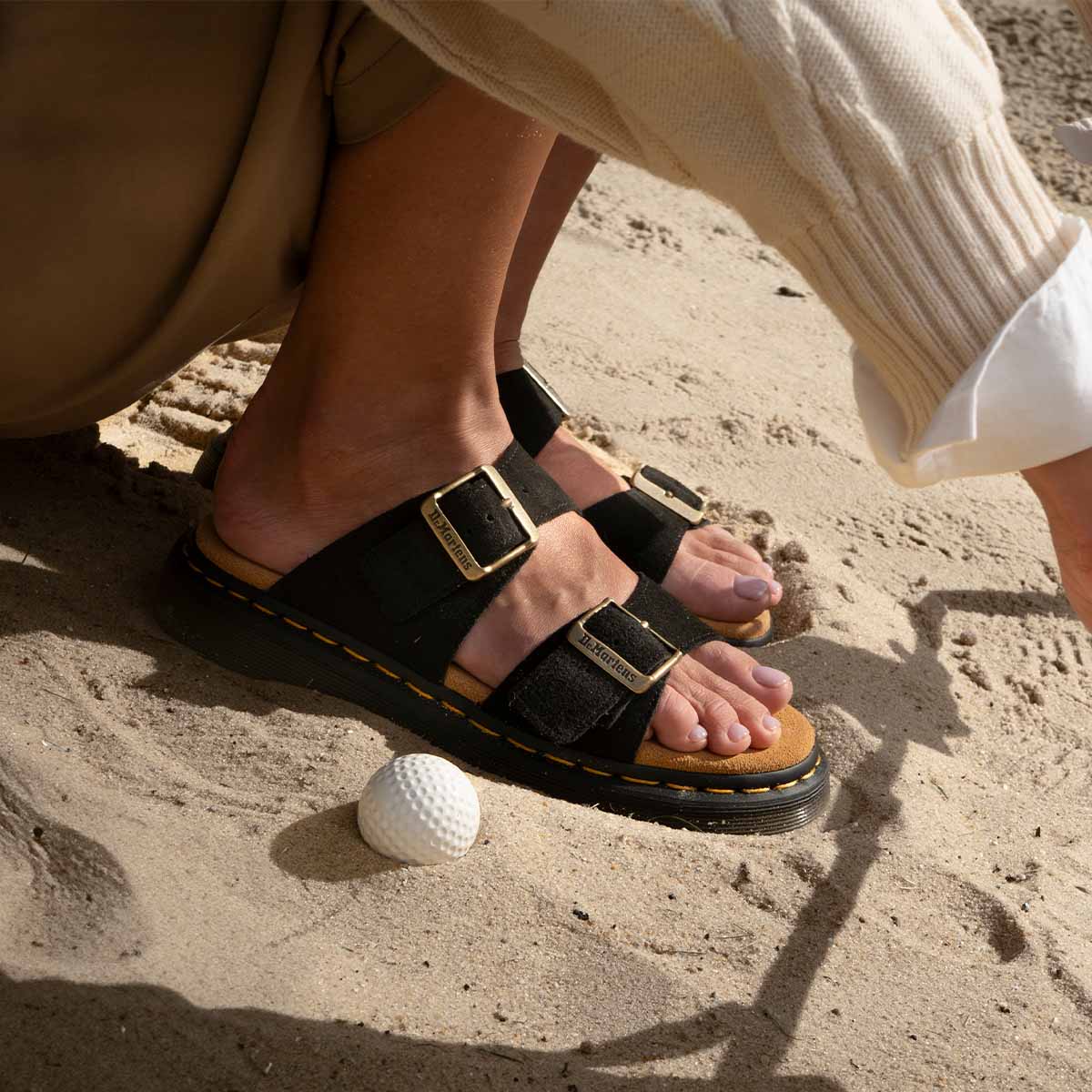 Dr. Martens Josef Slide Black כפכפי ד"ר מרטינס ג'וזף יוניסקס