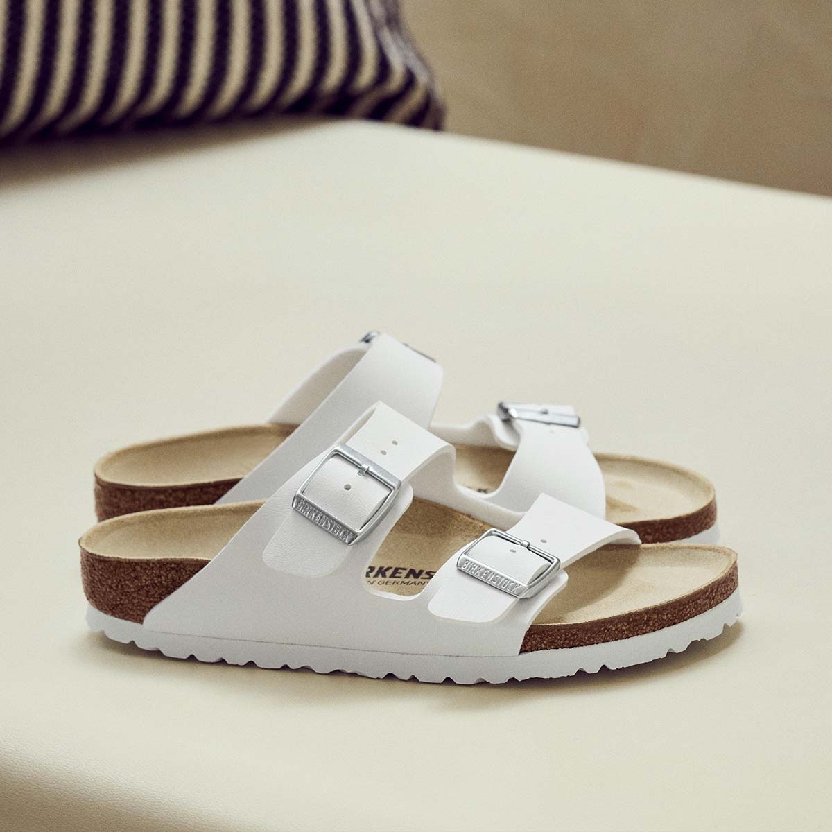 בירקנשטוק כפכפי נשים אריזונה לבן Birkenstock Arizona BS White