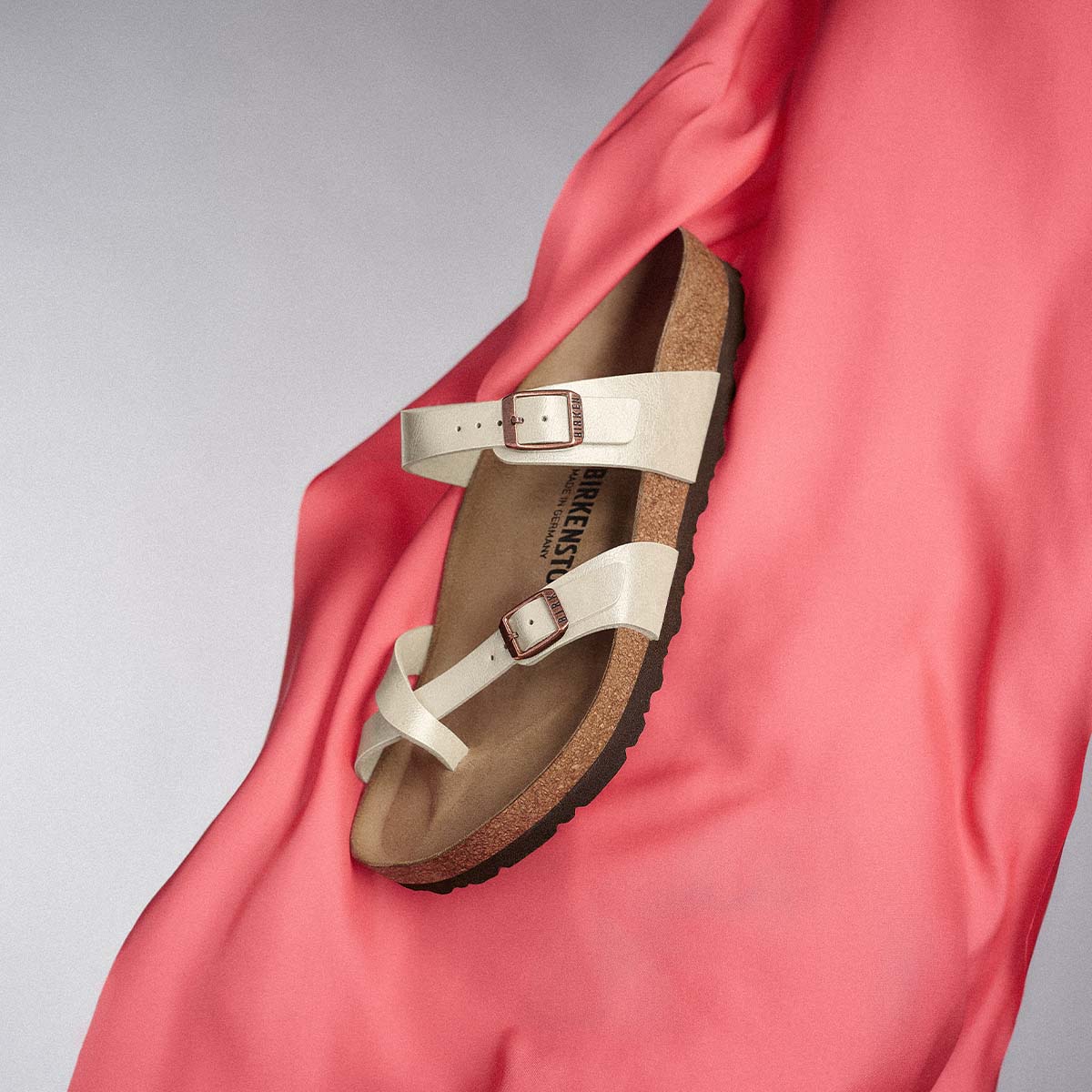 Birkenstock Mayari Graceful Pearl White כפכפי בירקנשטוק לנשים מיארי לבן פנינה