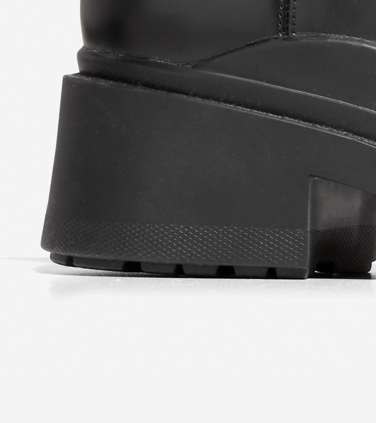 Cole Haan Women's Westerly Chelsea Boot Black קול האן מגפי נשים
