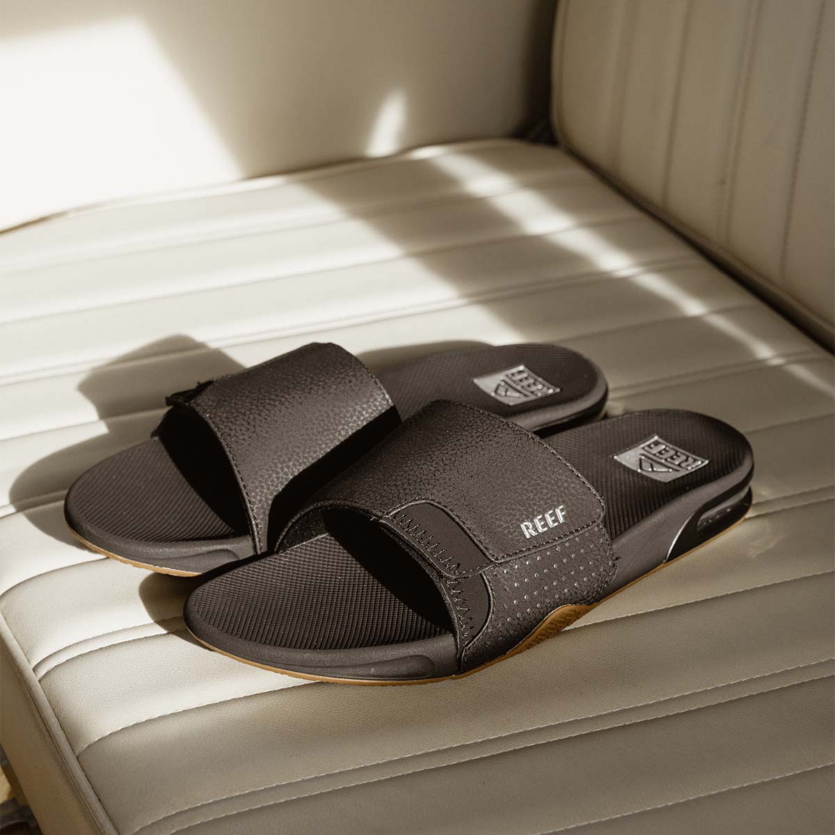 Reef Fanning Slide Black Silver כפכפי גברים ריף