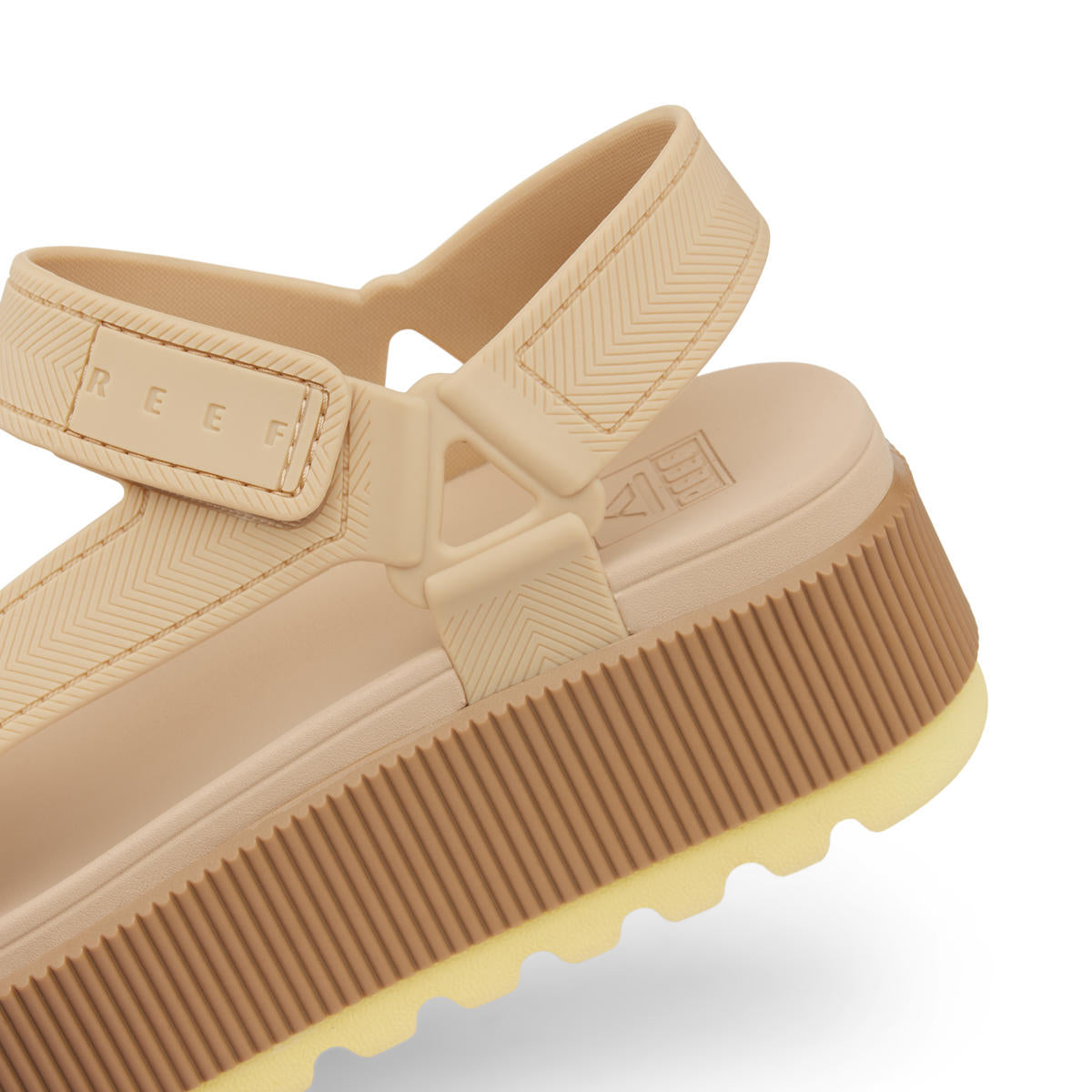 Reef Water Rem Higher Pale Banana סנדלי נשים ריף