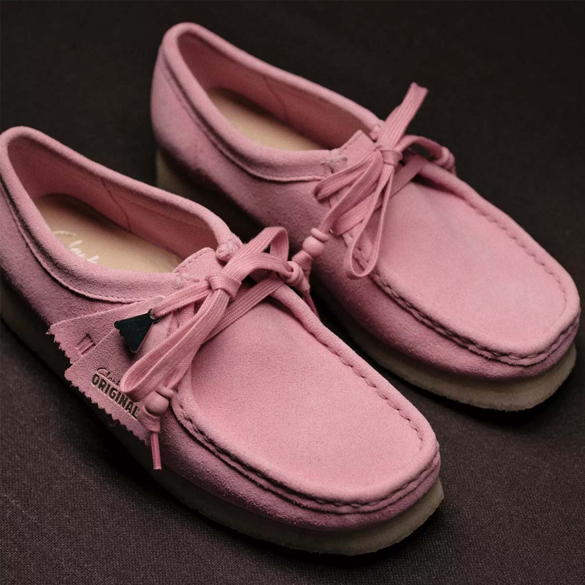 Clarks Wallabee. Candy Pink מוקסין קלארקס לנשים