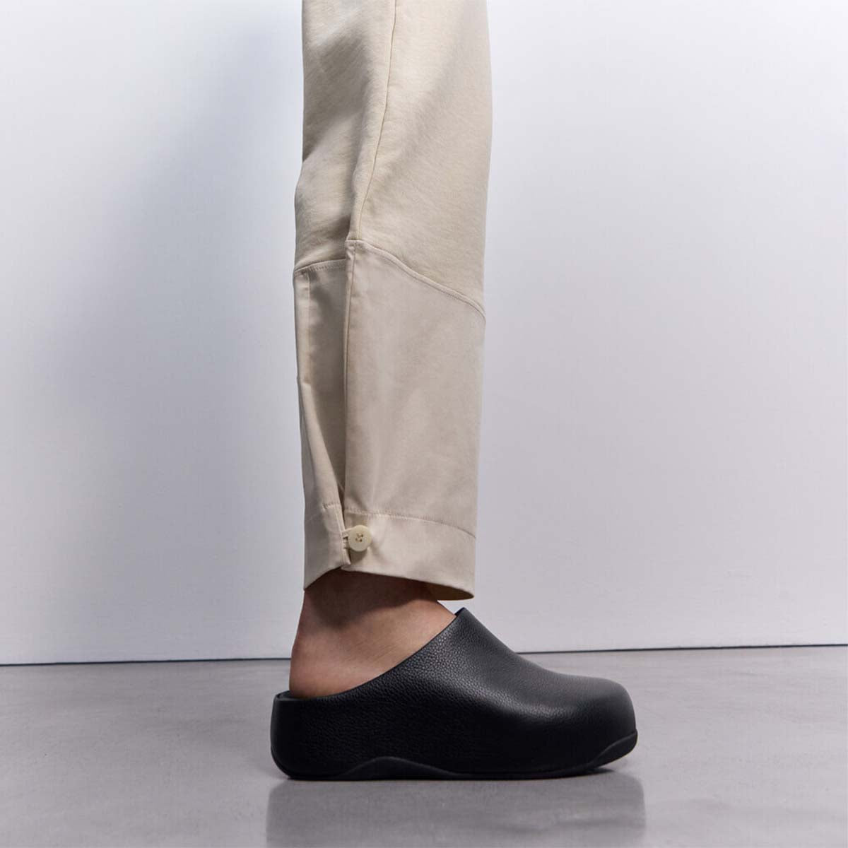 Fit Flop Shuv Tumbled Clogs All Black כפכפי פיטפלופ שוב שחור