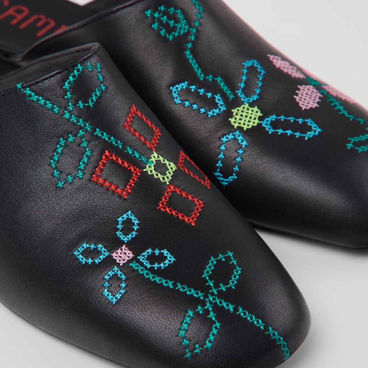 Camper Twins Black Leather Women's Sandal כפכפי קמפר לנשים