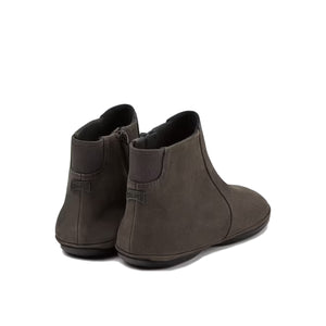 Camper Right Gray nubuck ankle boots for women מגפי קמפר לנשים