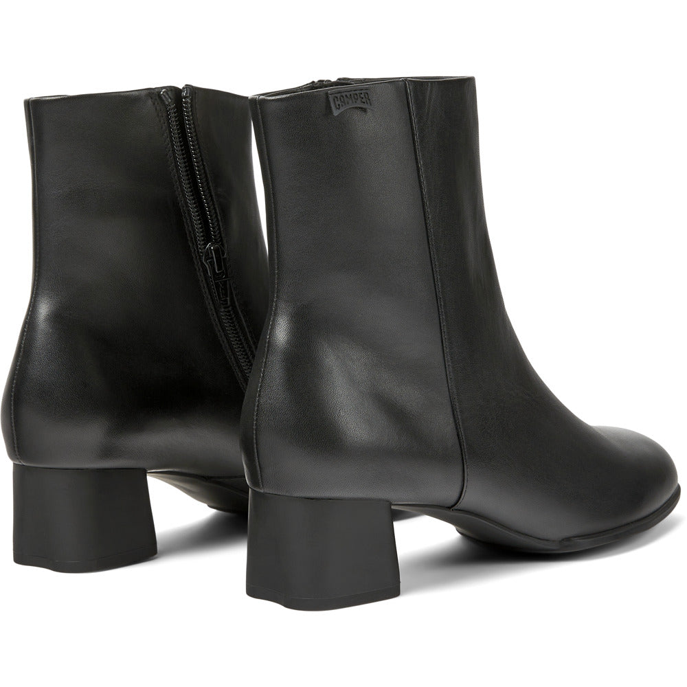 Camper Katie Black leather ankle boots מגפי קמפר לנשים