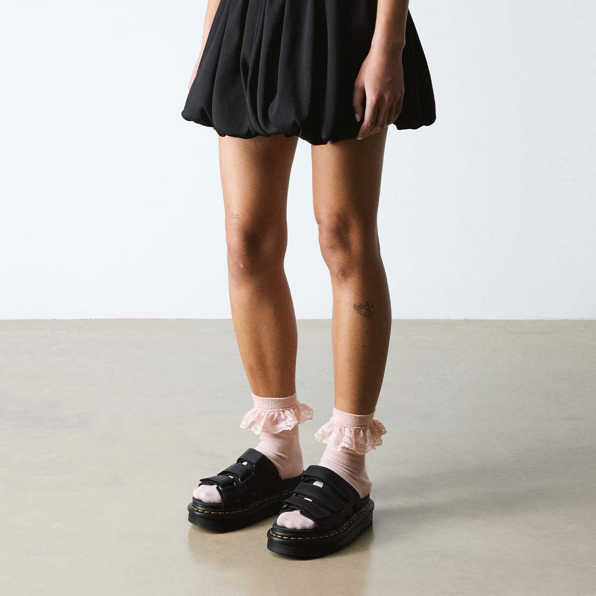 Dr. Martens Raine Slide Black כפכפי ד"ר מרטינס לנשים