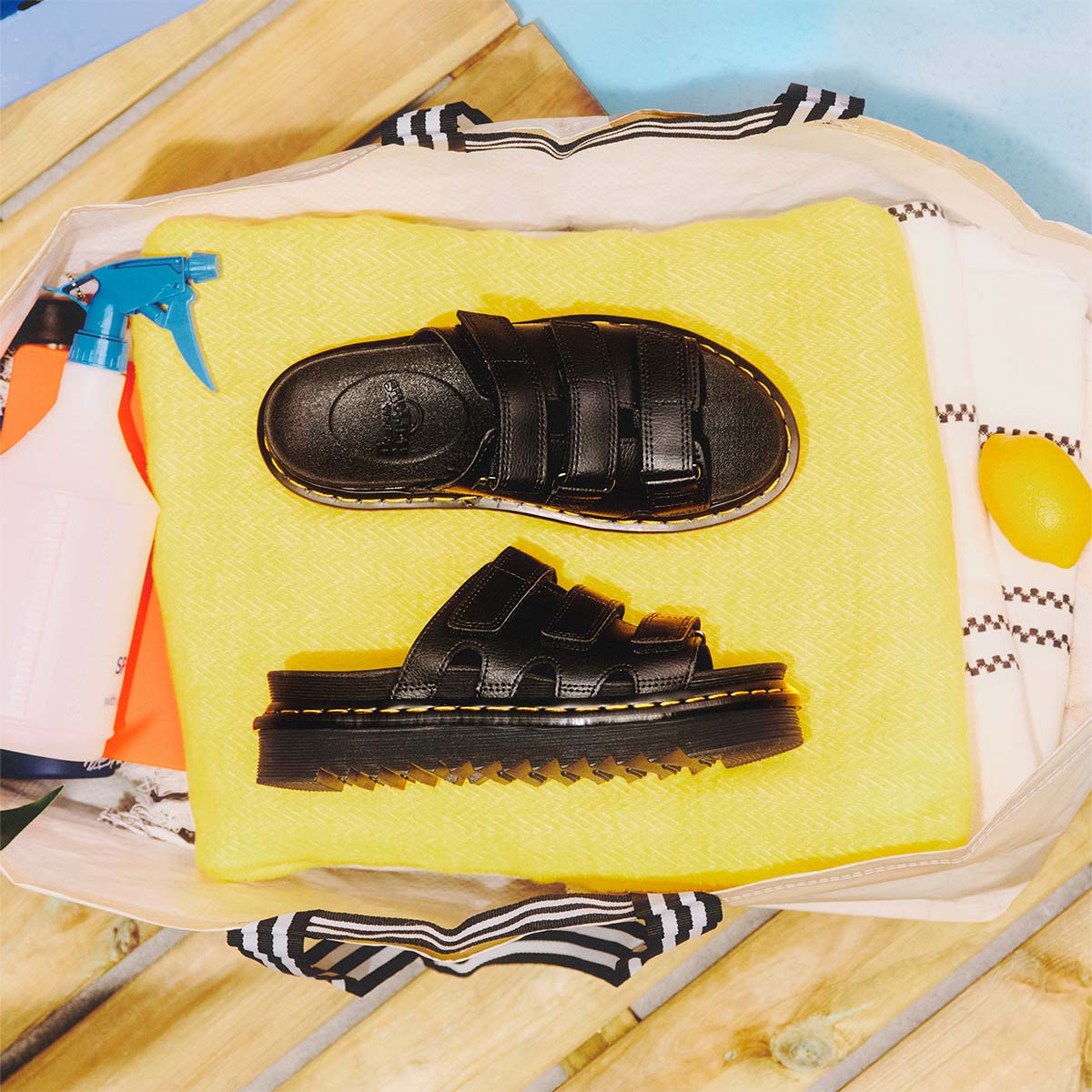 Dr. Martens Raine Slide Black כפכפי ד"ר מרטינס לנשים