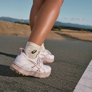 Asics Gel Kayano 32 Women White Orange Glow נעלי ריצה ג`ל קיאנו 32 לנשים