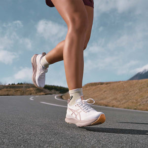 Asics Gel Kayano 32 Women White Orange Glow נעלי ריצה ג`ל קיאנו 32 לנשים