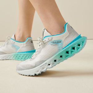 Cole Haan Women's 5.ZERØGRAND Embrostitch Running Shoe נעלי קול האן לנשים