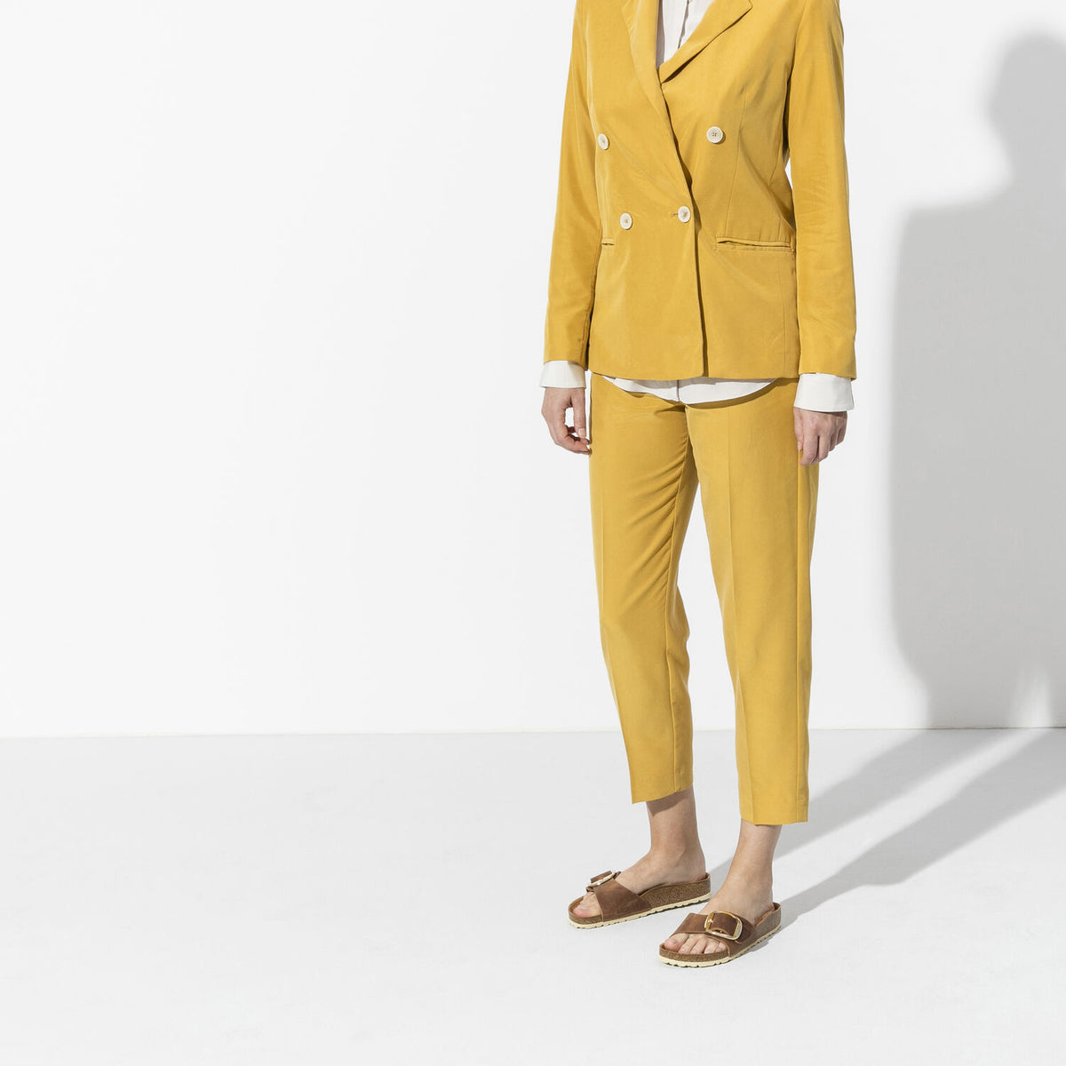 בירקנשטוק כפכפי נשים מדריד אבזם גדול קוניאק Birkenstock Madrid Big Buckel Leather Cognac