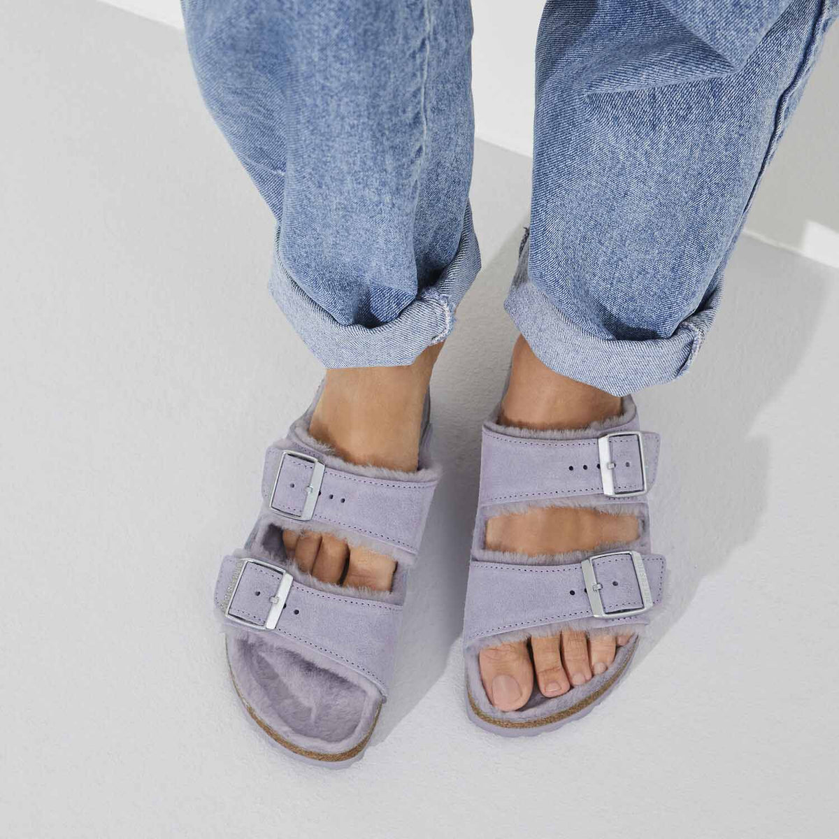 Birkenstock Arizona Fell Purple Fog בירקנשטוק כפכפי נשים אריזונה עם פרווה