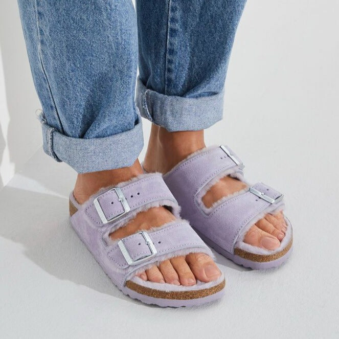 Birkenstock Arizona Fell Purple Fog בירקנשטוק כפכפי נשים אריזונה עם פרווה