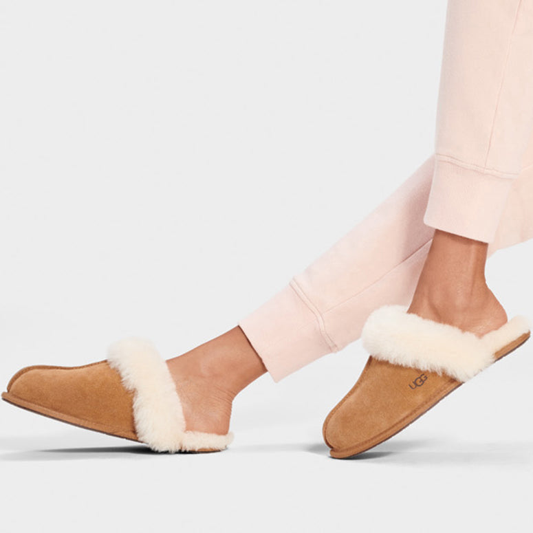UGG Scuffette II Chestnut נעלי בית שופט חום לנשים