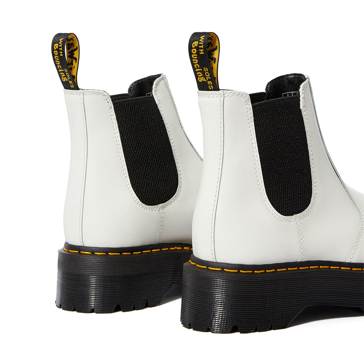נעלי ד״ר מרטינס Dr. Martens Quad Chelsea Boot Smooth White