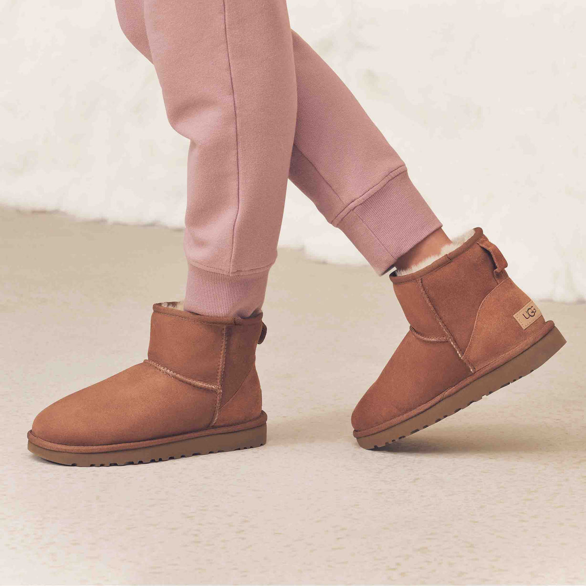 UGG Classic Mini Chestnut מגפי נשים קלאסיק מיני חום