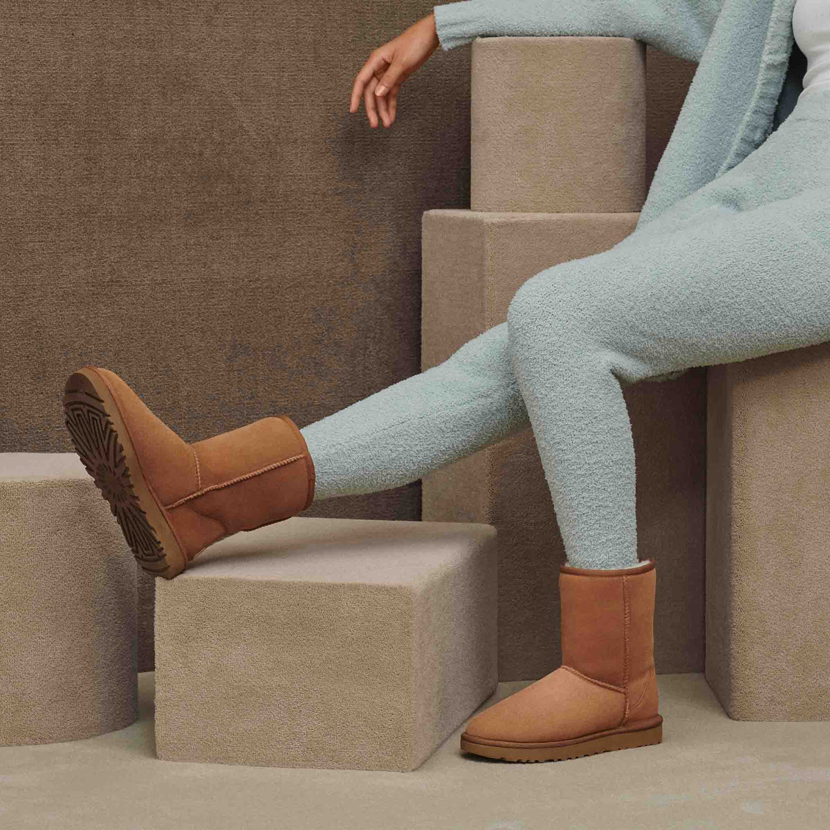 מגפי נשים UGG Classic Short II חום