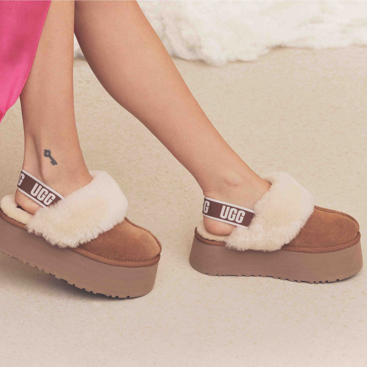 UGG Women's Funkette Chestnut סנדליי פלטפורמה פאנקט חום