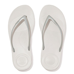 Fit Flop Iqushion Ergonomic Flip Flops Silver פיט פלופ כפכפי נשים