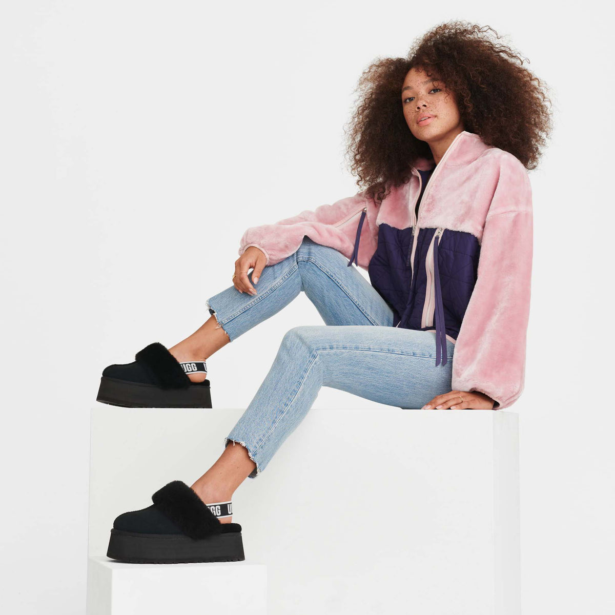 UGG Funkette Black סנדלי פלטפורמה פאנקט שחור