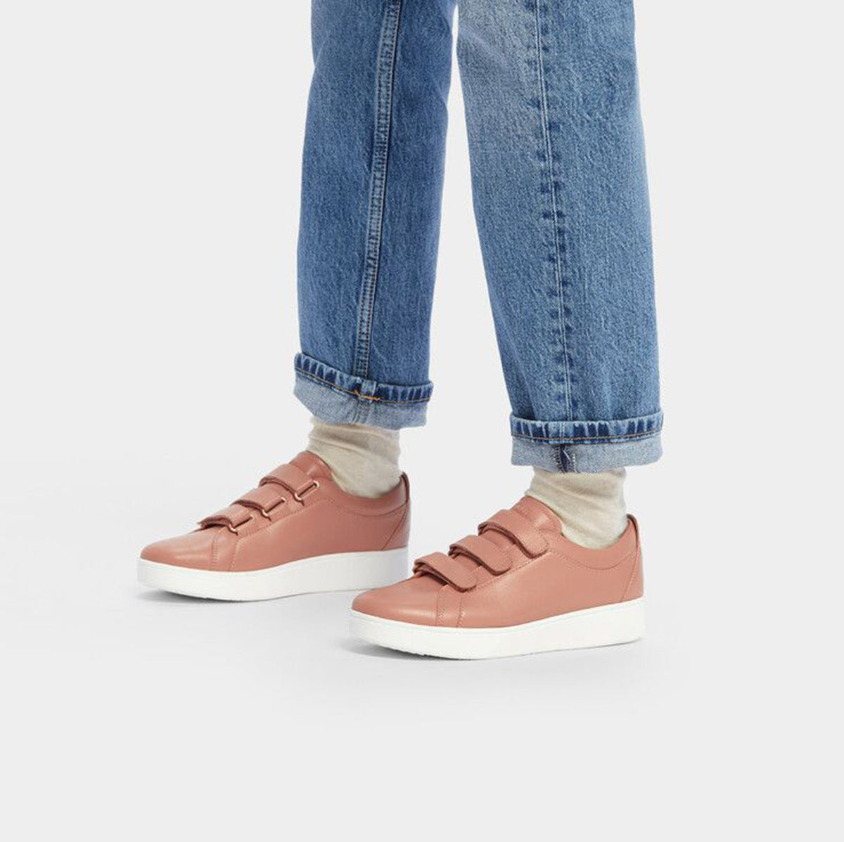 Fit-Flop Rally Quick Stick Leather Sneakers Beige  ראלי סניקרס בז פיט פלופ נעלי נשים