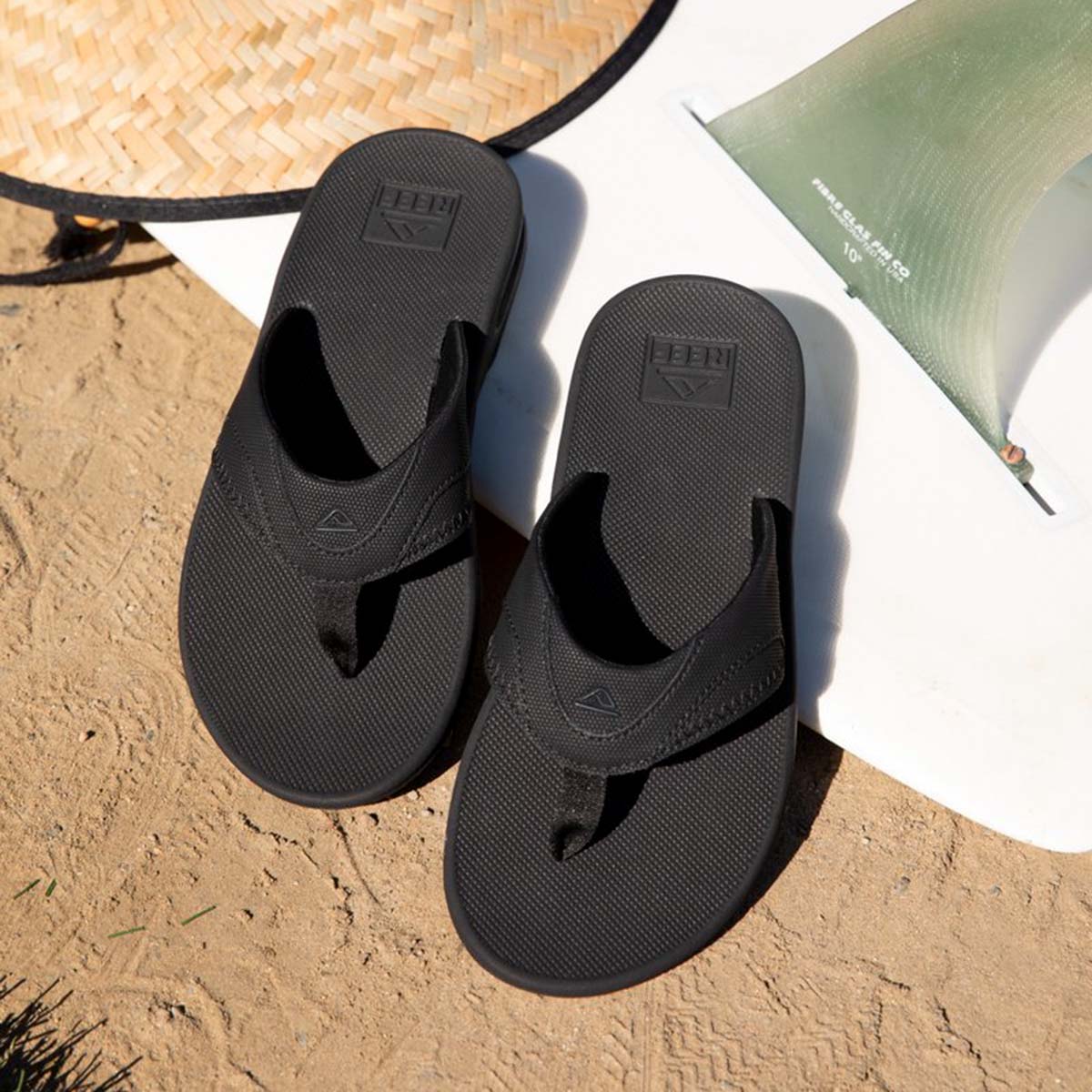 Reef Fanning All Black כפכפי גברים ריף שחור