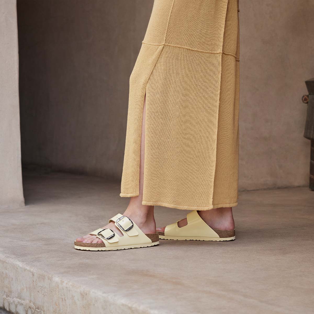 Birkenstock Arizona Big Buckle High-Shine Butter בירקנשטוק כפכפי נשים