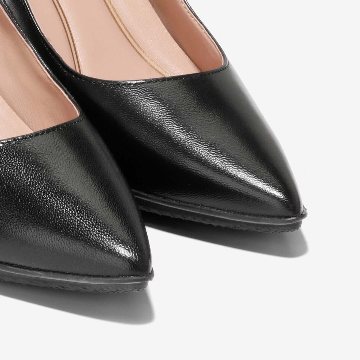 Cole Haan Women's Grand Ambition York Pump Black נעלי נשים קול האן